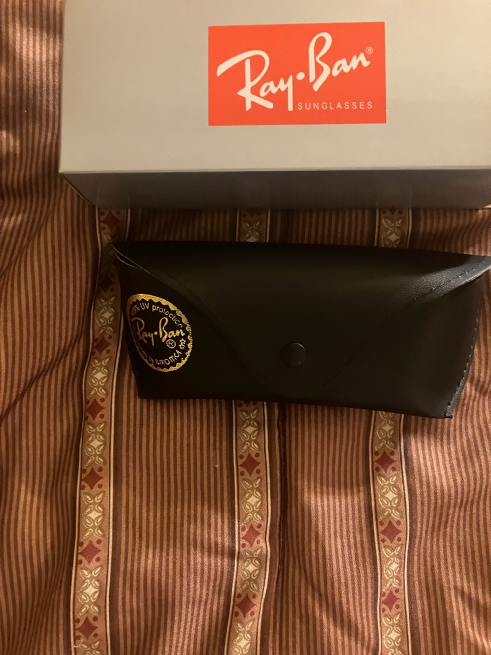 Ray-Ban Black Sunglasses Case with Gray Box - Picture 2 of 3
